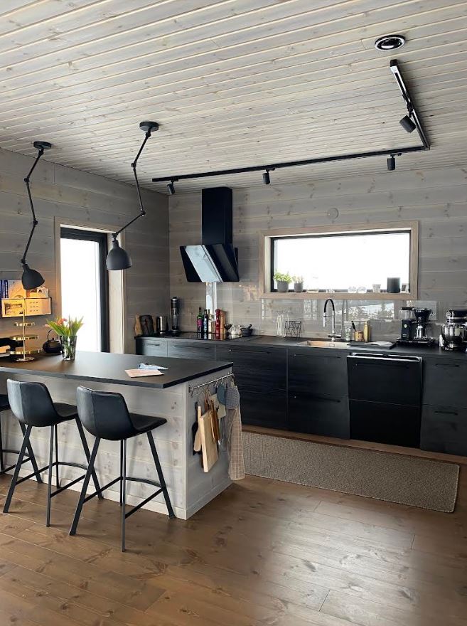 Mäntylankkulattia, öljyvahattu (ruskea) - Mäntylankkulattia - 815-013-351 - 1