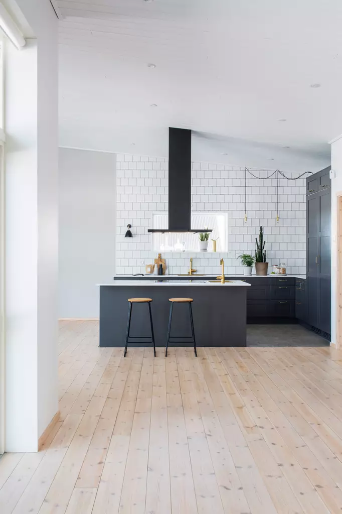 Mäntylankkulattia, öljyvahattu vaaleaksi - Mäntylankkulattia - 815-013-451 - 1