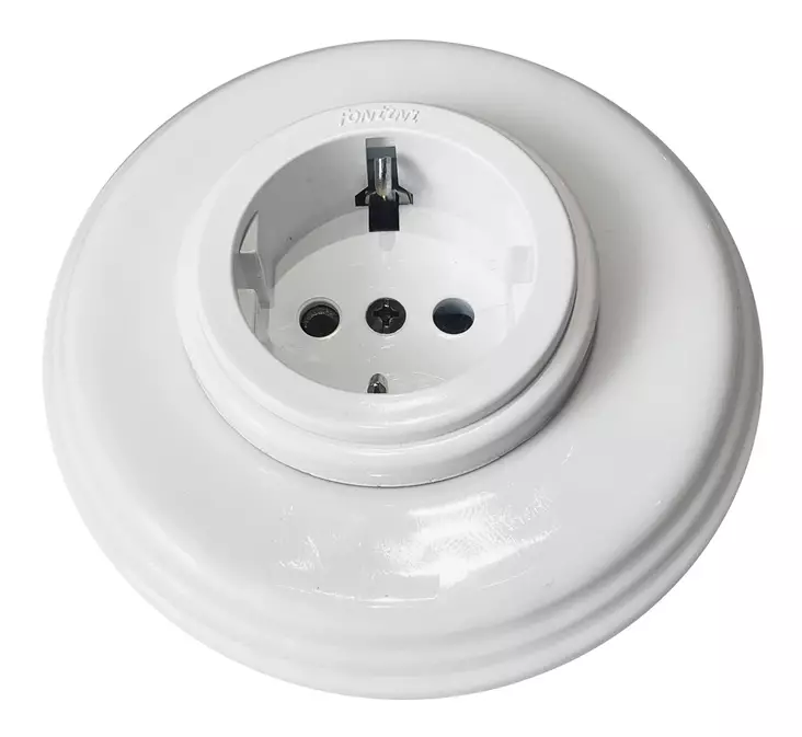 Pistorasia - Valkoiset posliinipistorasiat - 517-026-1 - 1