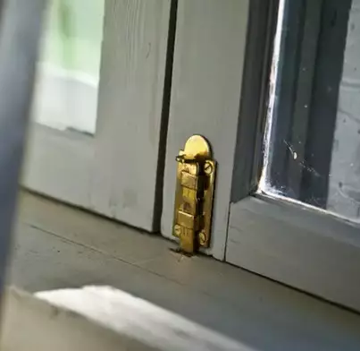 Ikkunan työntösalpa, kork. 5 cm - Sisäikkunan sulkijat - 202-035-22 - 2