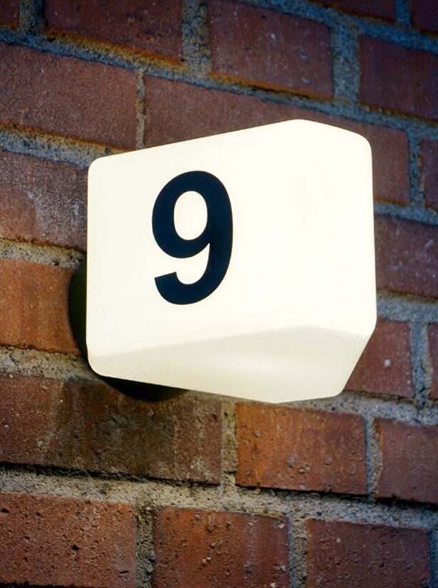 Kolmiovalaisin, numeroilla (IP54) - Posliinikantaiset ulkovalaisimet - 106-200-6 - 1