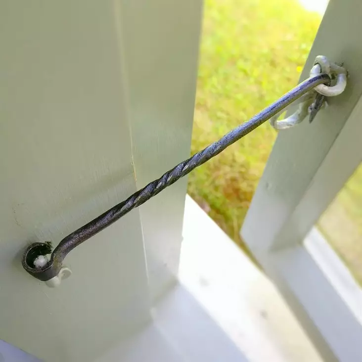 Tuulihaka AKKA - Ikkunan aukipitohelat - 202-008-26 - 1