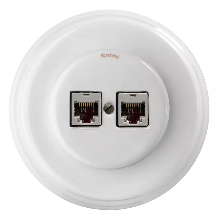 Data ja data, suojattu - Valkoiset posliinipistorasiat - 517-026-7 - 1