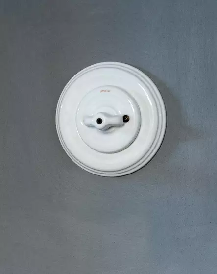 Kaksoisimpulssikytkin, vääntönupilla - Valkoiset posliinikytkimet - 516-040-8 - 2